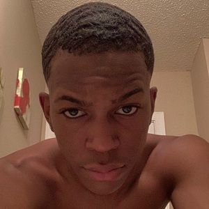 Meet your Posher, Derrick